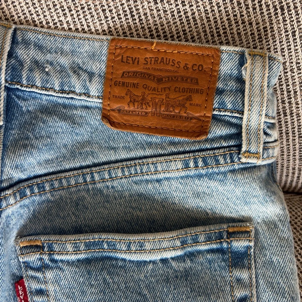 Levi’s Ribcage Straight - Picture 3 of 6